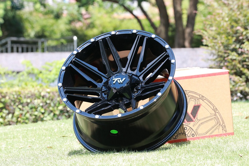 full black face up.jpg