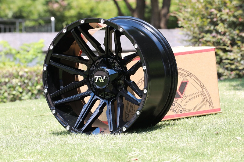 full black face left.jpg